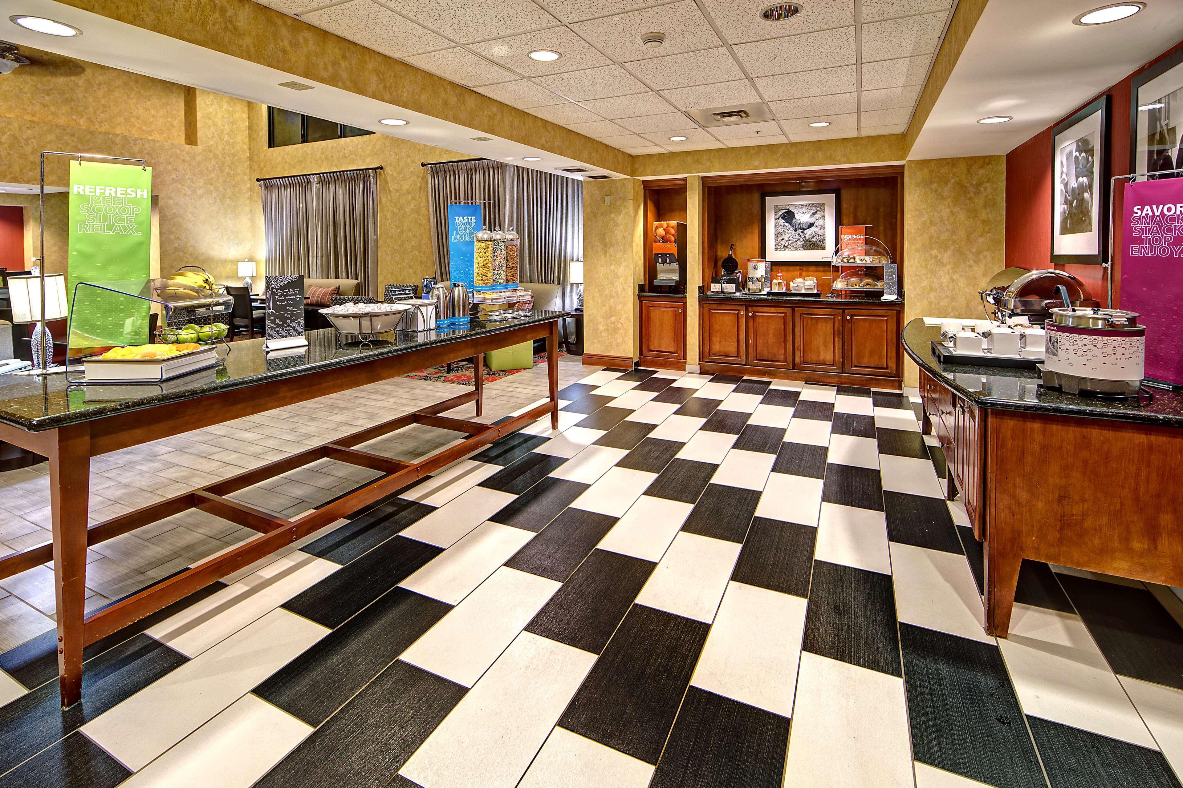 Hampton Inn Quincy Exteriör bild